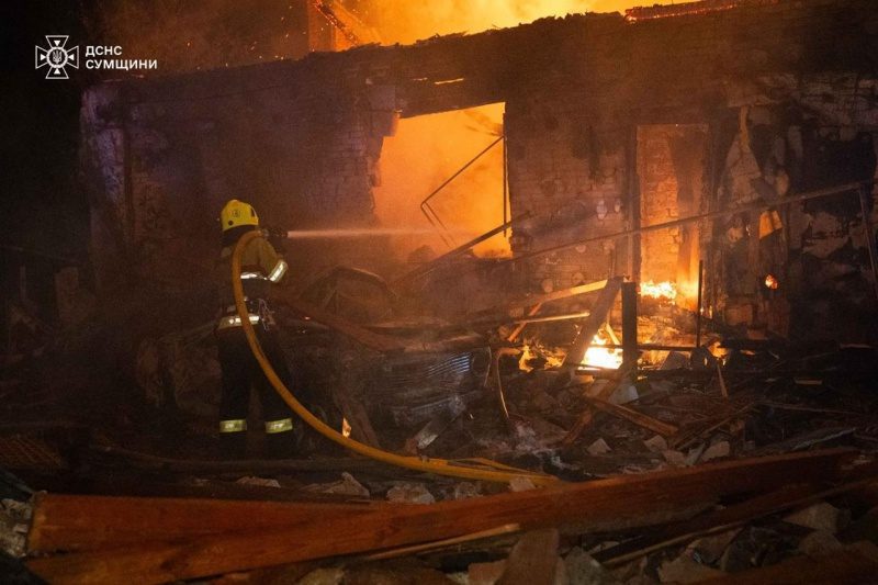 Батько вийшов у двір і врятувався: атака РФ вбила майже цілу родину у Сумах