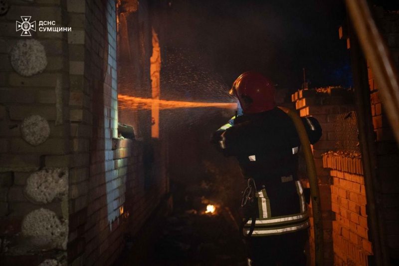 Батько вийшов у двір і врятувався: атака РФ вбила майже цілу родину у Сумах