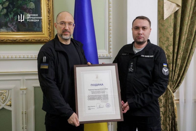 Буданов отримав відзнаку за внесок воєнної розвідки у боротьбі з окупантами 3 Буданов отримав відзнаку за внесок воєнної розвідки у боротьбі з окупантами