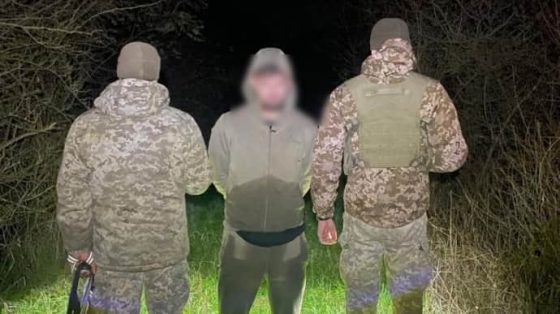 narushitel pozvonil pogranichnikam potomu chto po doroge v vengriju edva ne utonul v bolote dbff0b8 scaled China Way