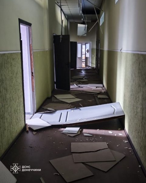 Окупанти зранку атакували Краматорськ: пошкоджено пожежну частину (фото)