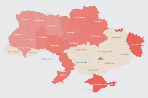 Россияне атакуют ударными беспилотниками с разных направлений 
