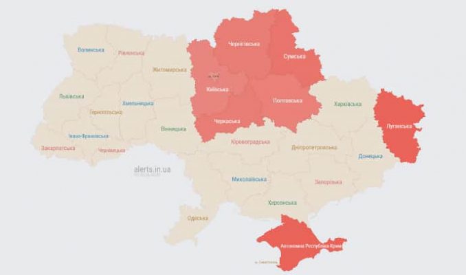 Россияне запустили несколько групп ударных БпЛА в Украину 