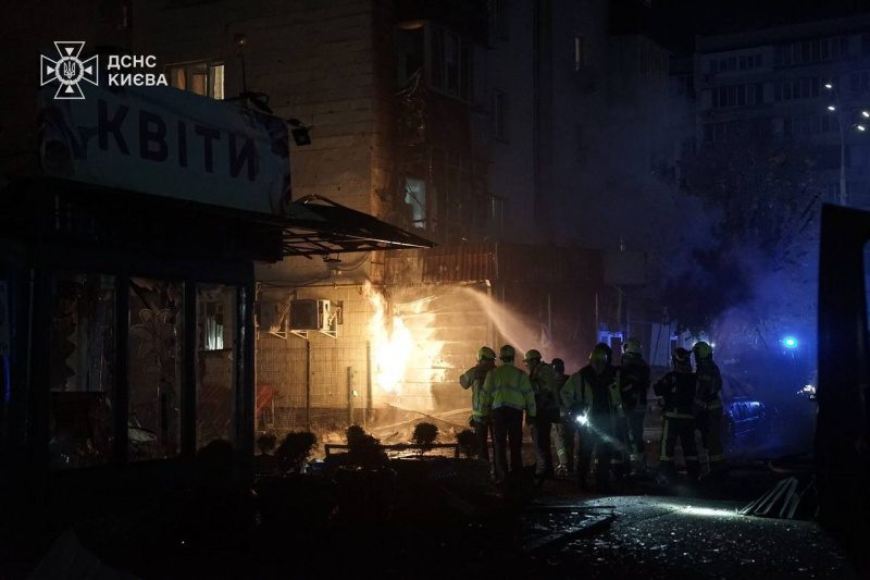 "Шахеди" заходили з різних напрямків: у Києві розповіли про роботу ППО 9 "Шахеди" заходили з різних напрямків: у Києві розповіли про роботу ППО