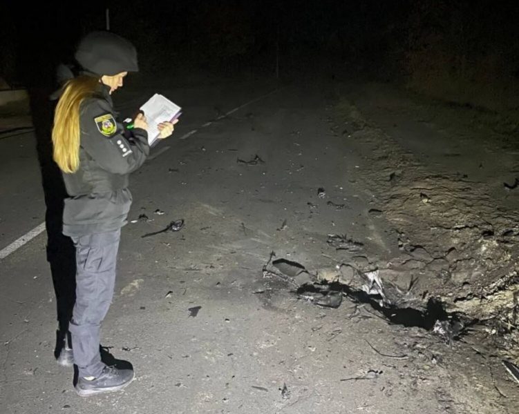В одному з районів Київської області впали уламки збитих дронів, є пошкодження 3 В одному з районів Київської області впали уламки збитих дронів, є пошкодження