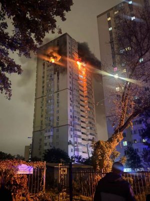 В результате атаки БпЛА в Киеве вспыхнул пожар в многоэтажке: продолжается эвакуация жителей 