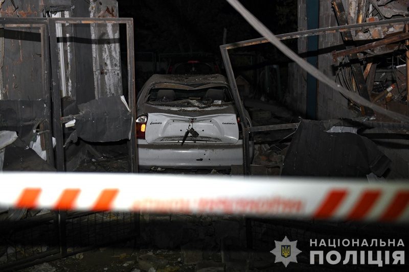 Ворог бив по Запоріжжю КАБами. Уточнені наслідки нічного обстрілу (відео) 4 Ворог бив по Запоріжжю КАБами. Уточнені наслідки нічного обстрілу (відео)