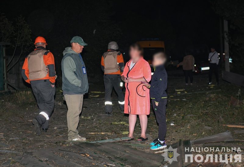 Ворог бив по Запоріжжю КАБами. Уточнені наслідки нічного обстрілу (відео) 5 Ворог бив по Запоріжжю КАБами. Уточнені наслідки нічного обстрілу (відео)