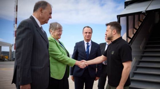 Зеленский прилетел в Хорватию 1 zelenskij priletel v horvatiju 3b7eb51 scaled China Way