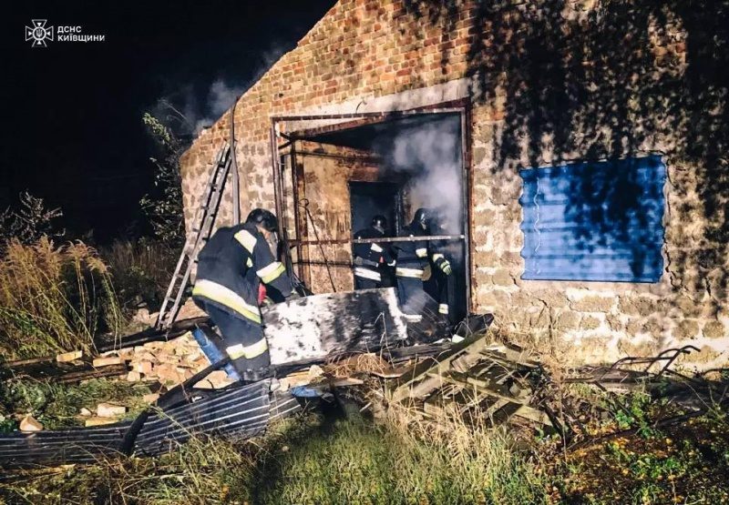 З'явилися фото наслідків атаки дронів у Київській області