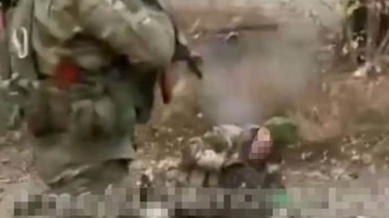 iz avtomata v upor sbu i prokurory rassledujut novyj rasstrel rossijanami ukrainskogo bojca ca62571 scaled China Way