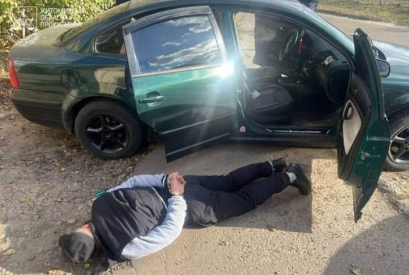 На Житомирщине задержали двух мужчин, которые требовали деньги у жены военного 