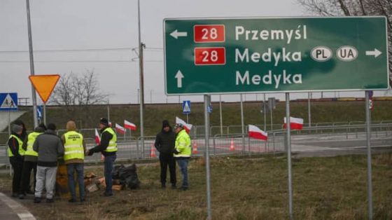 Поляки начали забастовку перед пунктом пропуска ''Медика – Шегини'' 1 poljaki nachali zabastovku pered punktom propuska medika shegini d43da91 scaled China Way