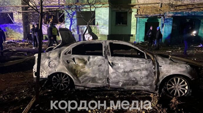 Россияне ударили по многоэтажке в Сумах: 8 погибших, среди них ребенок 