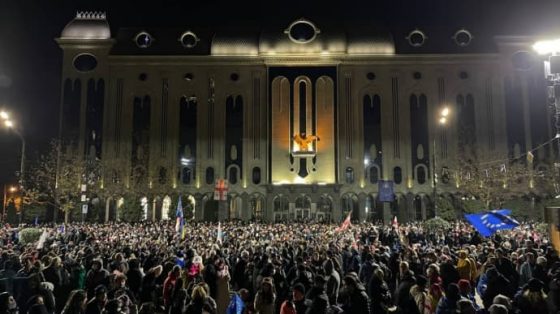 В Грузии возобновились акции протестов: правительство силовыми методами разгоняет митингующих 1 v gruzii vozobnovilis akcii protestov pravitelstvo silovymi metodami razgonjaet mitingujushhih 6159152 scaled China Way