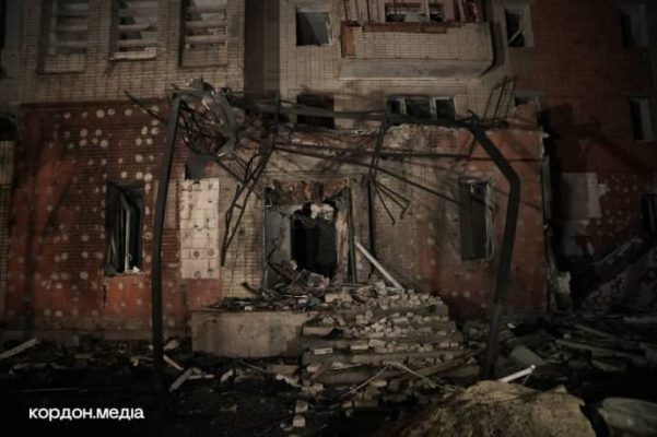 В Сумах россияне попали ударным БпЛА в многоэтажку: среди пострадавших беременная 