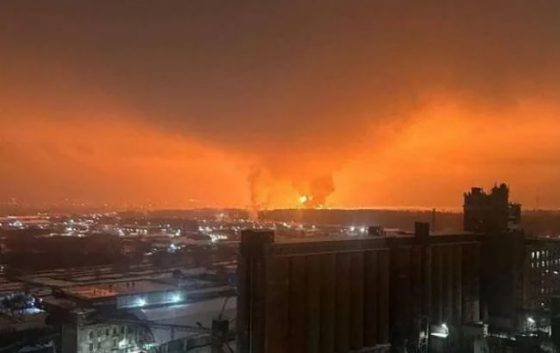 Дрони ГУР підірвали нафтобазу в російському Брянську, - джерела 2 droni gur pidirvali naftobazu v rosijskomu brjansku dzherela 2216e64 scaled China Way