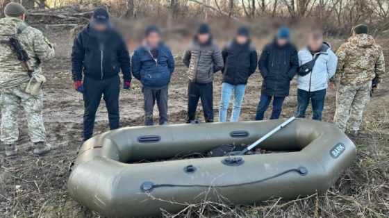 pogranichniki zaderzhali 6 muzhchin kotorye zaplatili po 15 tys dollarov za lodku cherez tisu 578f416 scaled China Way