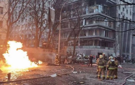 Ракетний удар по Києву: з'явились фото наслідків обстрілу 4 raketnij udar po kiyevu zjavilis foto naslidkiv obstrilu 258620c scaled China Way