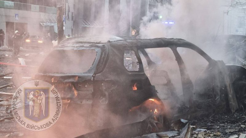 Ракетний удар по Києву: з'явились фото наслідків обстрілу 5 Ракетний удар по Києву: з'явились фото наслідків обстрілу