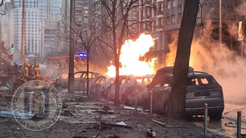 Ракетний удар по Києву: з'явились фото наслідків обстрілу 7 Ракетний удар по Києву: з'явились фото наслідків обстрілу