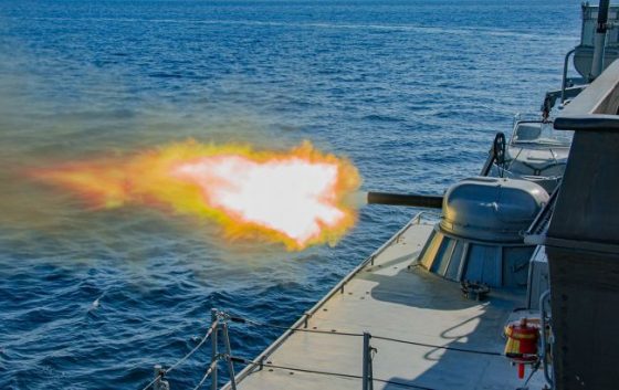 РФ продовжує тримати носій "Калібрів" в Чорному морі: який можливий залп 1 rf prodovzhuye trimati nosij kalibriv v chornomu mori jakij mozhlivij zalp cb3f6fa scaled China Way