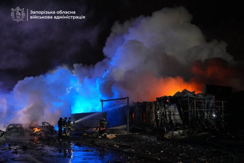 Удар РФ по Запоріжжю: в ОВА показали фото та відео наслідків