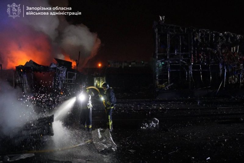 Удар РФ по Запоріжжю: в ОВА показали фото та відео наслідків