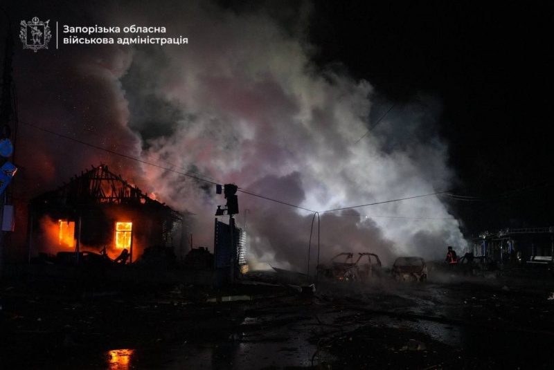 Удар РФ по Запоріжжю: в ОВА показали фото та відео наслідків
