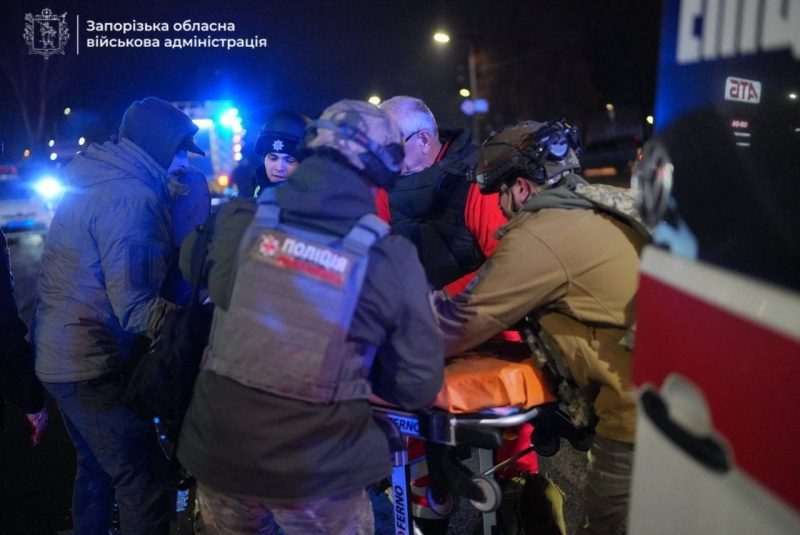 Удар РФ по Запоріжжю: в ОВА показали фото та відео наслідків