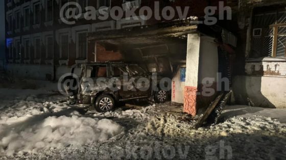 В России мужчина въехал в здание военкомата и поджег автомобиль 1 v rossii muzhchina vehal v zdanie voenkomata i podzheg avtomobil 1e7c677 scaled China Way