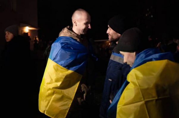 В СБУ показали видео освобождения украинцев из плена 6 В СБУ показали видео освобождения украинцев из плена
