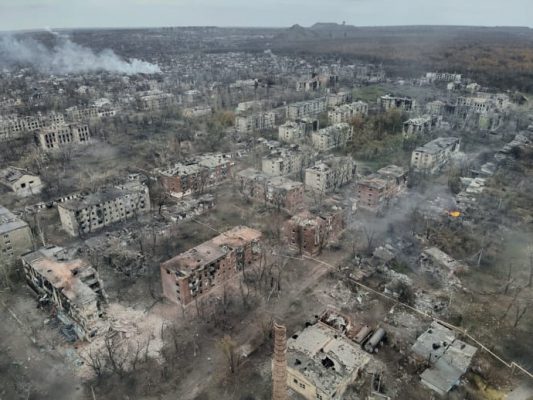 Бои в Торецке: линия фронта проходит через центр города 2 Бои в Торецке: линия фронта проходит через центр города