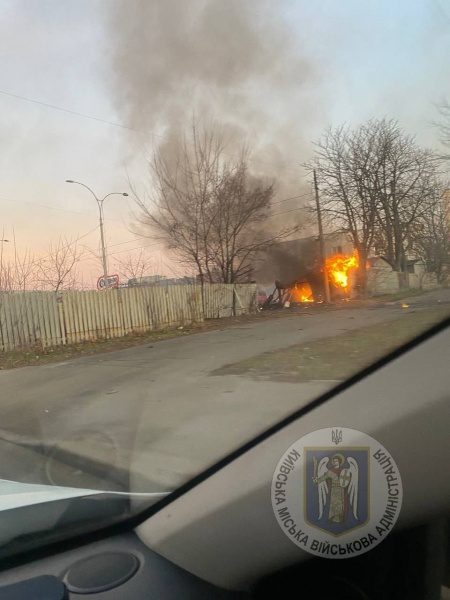 Київ атакували дрони, виникли пожежі: що відомо про наслідки