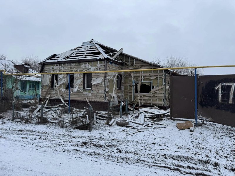 Росіяни за добу скинули 14 КАБів на своє село у Курській області (фото)