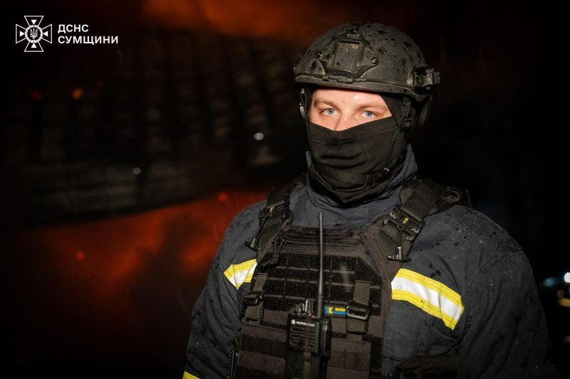 Росіяни завдали ударів по оздоровчому дитячому центру в Сумах, сталася пожежа