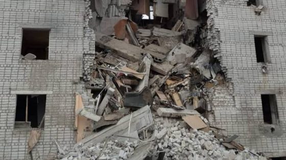 Россияне попали в многоэтажку на Сумщине: есть раненые, под завалами могут быть люди 5 rossijane popali v mnogoetazhku na sumshhine est ranenye pod zavalami mogut byt ljudi 4974852 scaled China Way
