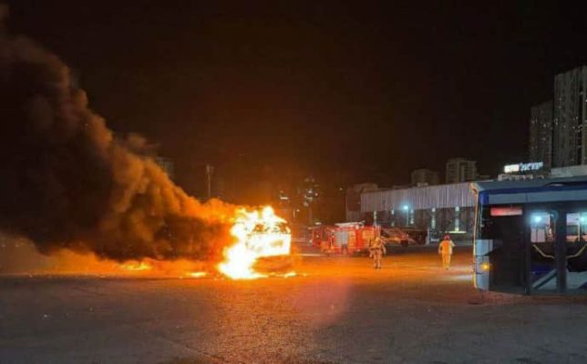 В Израиле взорвались три пустых автобуса: террористы, вероятно, перепутали время детонации 2 В Израиле взорвались три пустых автобуса: террористы, вероятно, перепутали время детонации