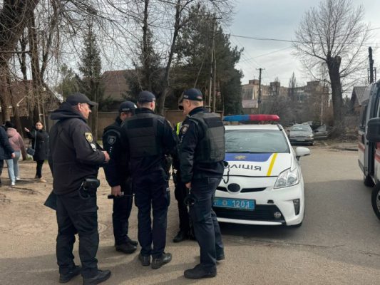 Неизвестные в Кривом Роге напали на местного журналиста и угрожали его семье и редакции  