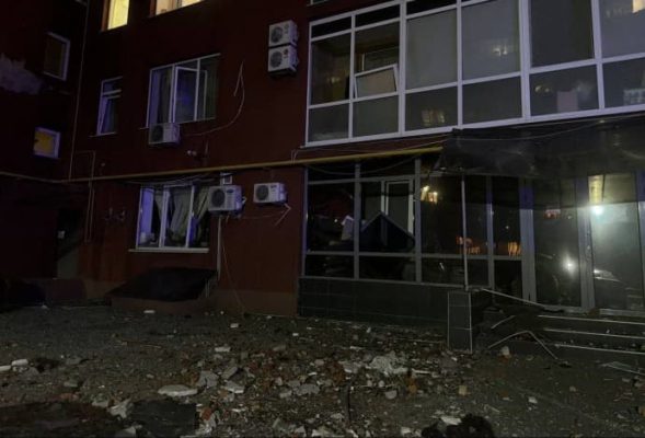 РФ атаковала Днепр: пожар в ресторанном комплексе, 4 погибших и 15 пострадавших 3 РФ атаковала Днепр: пожар в ресторанном комплексе, 4 погибших и 15 пострадавших