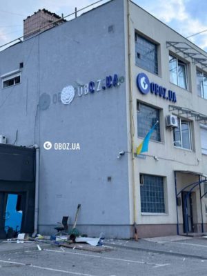 Россияне повредили офис одного из изданий в Киеве 