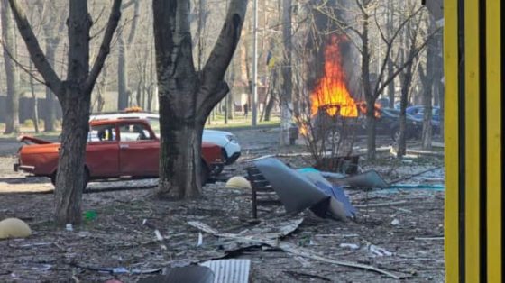 Россияне ударили управляемой авиабомбой по центру Херсона – пострадал местный 1 rossijane udarili upravljaemoj aviabomboj po centru hersona postradal mestnyj efb2fe8 scaled China Way