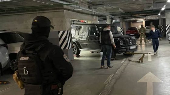 v kieve zaderzhali voditelja mercedes kotoryj ubegal ot policii ranee ego 12 raz shtrafovali d5b5dfe scaled China Way
