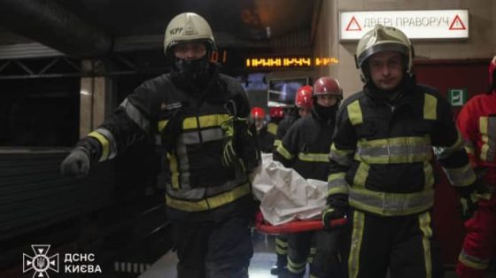 v kieve zakryli na vhod tri stancii metro passazhir popal pod poezd 5d7decc scaled China Way