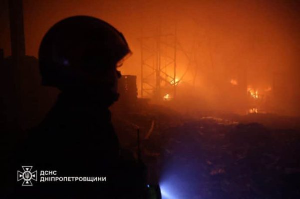Количество пострадавших в Днепре возросло до 9, масштабный пожар уже потушили 3 Количество пострадавших в Днепре возросло до 9, масштабный пожар уже потушили