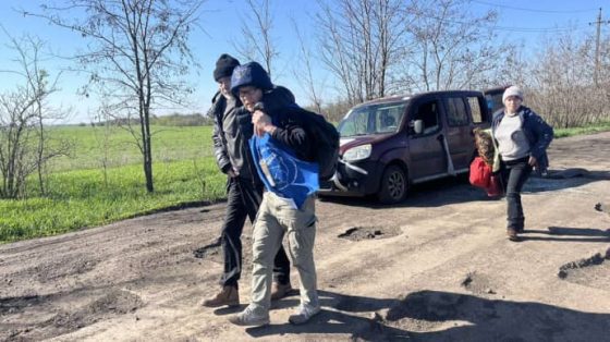 ''Пасхальное перемирие'': россияне ударили тремя дронами по волонтеру в Донецкой области 7 pashalnoe peremirie rossijane udarili tremja dronami po volonteru v doneckoj oblasti 5ee06a4 scaled China Way