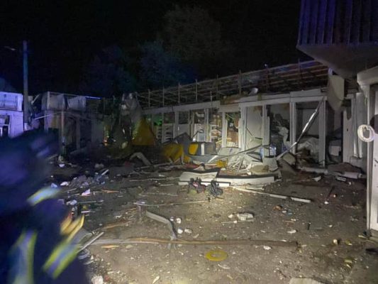 Повреждены многоэтажки, склады и авто, бушевали пожары – последствия российской атаки на Киевщине 2 Повреждены многоэтажки, склады и авто, бушевали пожары – последствия российской атаки на Киевщине