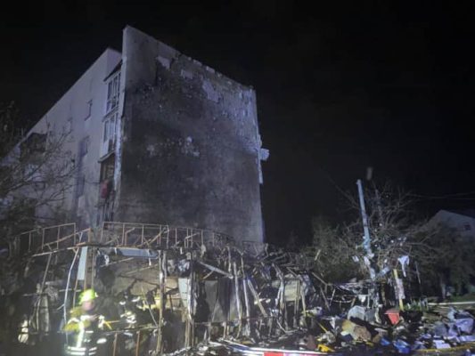Повреждены многоэтажки, склады и авто, бушевали пожары – последствия российской атаки на Киевщине 3 Повреждены многоэтажки, склады и авто, бушевали пожары – последствия российской атаки на Киевщине