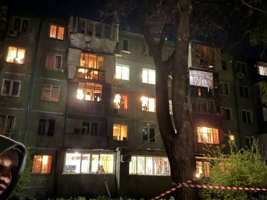 Россияне атаковали Одессу БпЛА: возникли пожары, есть пострадавшие 3 Россияне атаковали Одессу БпЛА: возникли пожары, есть пострадавшие