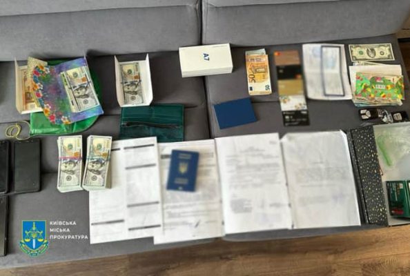 Снятие с воинского учета и липовые диагнозы за $50 тыс.: в Киеве задержали организатора схемы 3 Снятие с воинского учета и липовые диагнозы за $50 тыс.: в Киеве задержали организатора схемы